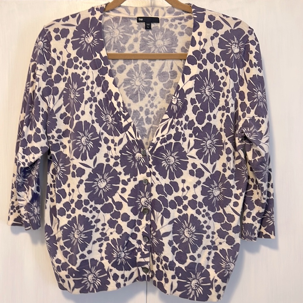 Gap women’s size large 3/4 length sleeve flower print cardigan